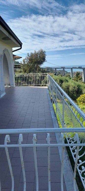 casa indipendente in vendita a Bordighera in zona Sasso