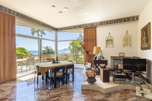 casa indipendente in vendita a Bordighera