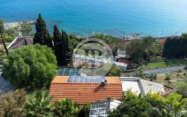 casa indipendente in vendita a Bordighera