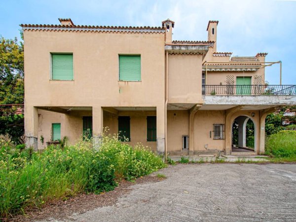 casa indipendente in vendita a Bordighera