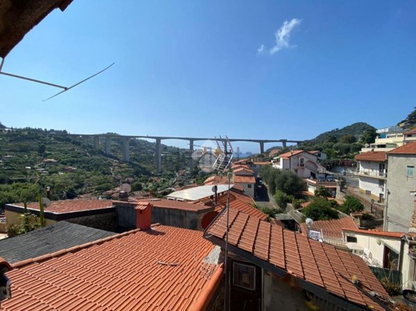 appartamento in vendita a Bordighera in zona Borghetto San Nicolò