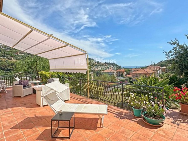 casa indipendente in vendita a Bordighera