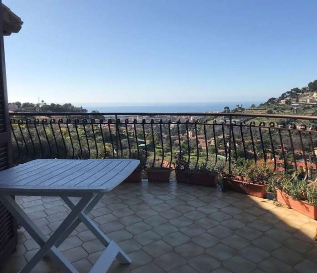 casa indipendente in vendita a Bordighera