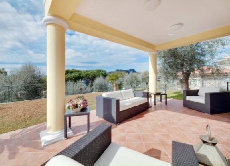 casa indipendente in vendita a Bordighera