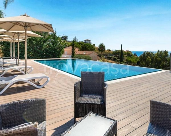 casa indipendente in vendita a Bordighera