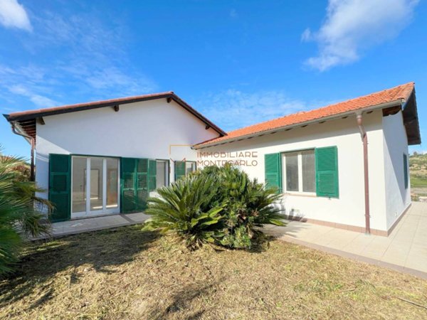 casa indipendente in vendita a Bordighera