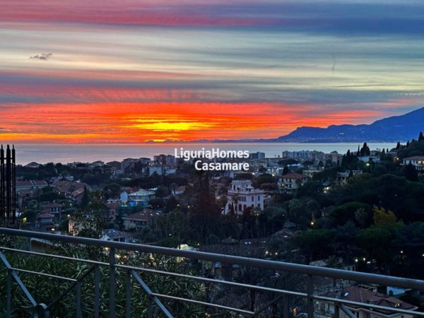 casa indipendente in vendita a Bordighera