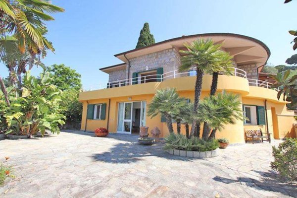 casa indipendente in vendita a Bordighera
