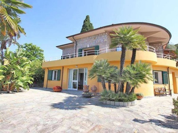 casa indipendente in vendita a Bordighera
