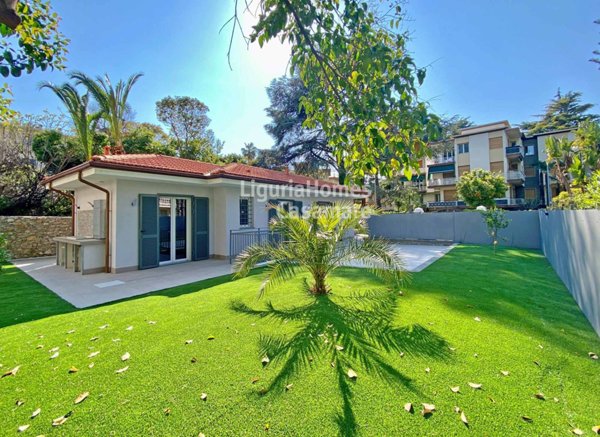 casa indipendente in vendita a Bordighera
