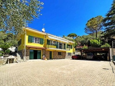 casa indipendente in vendita a Bordighera