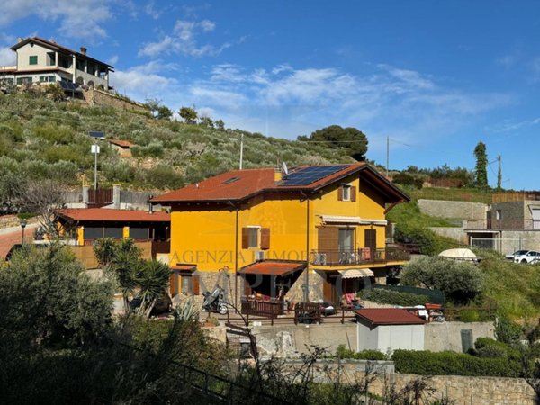 casa indipendente in vendita a Bordighera