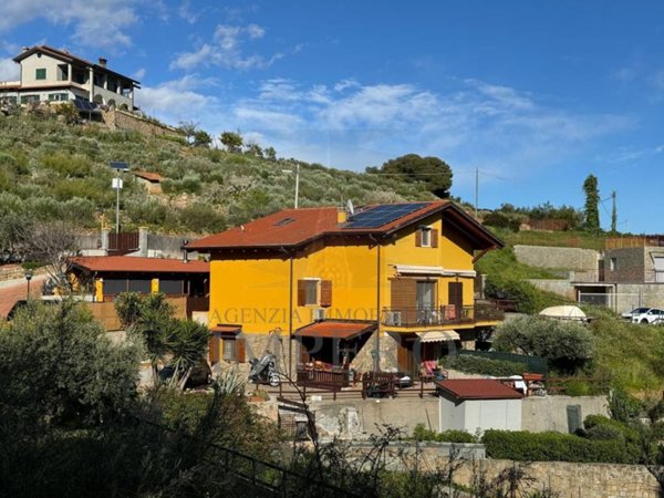 casa indipendente in vendita a Bordighera