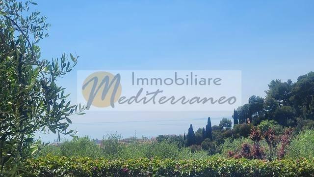 casa indipendente in vendita a Bordighera