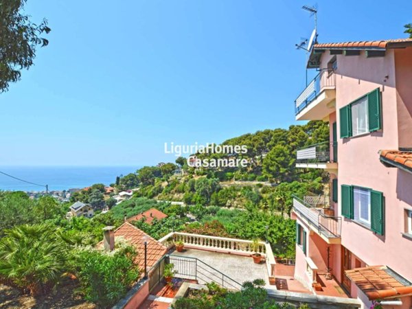 casa indipendente in vendita a Bordighera