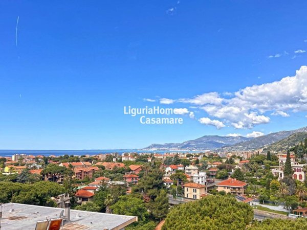 casa indipendente in vendita a Bordighera