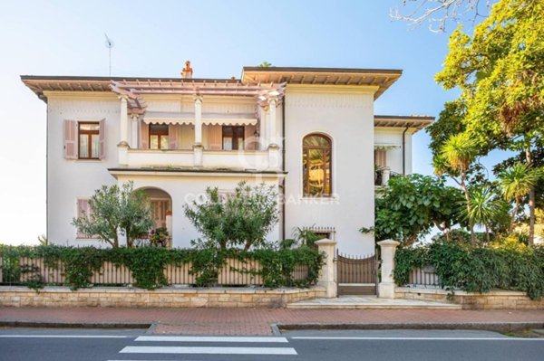 casa indipendente in vendita a Bordighera