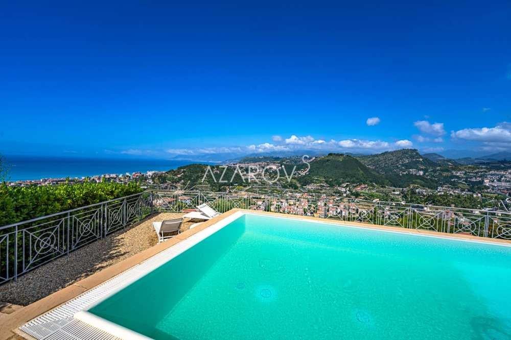 casa indipendente in vendita a Bordighera