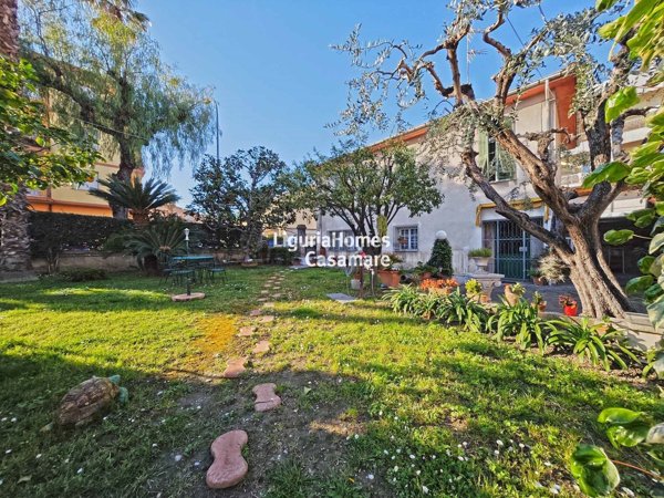 casa indipendente in vendita a Bordighera