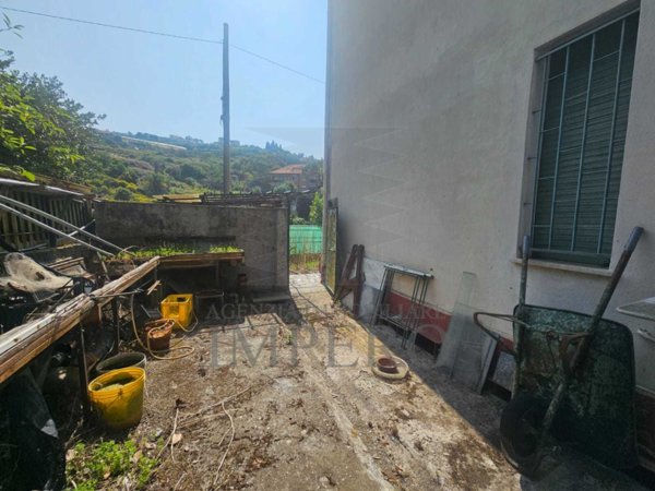 casa indipendente in vendita a Bordighera
