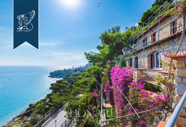casa indipendente in vendita a Bordighera
