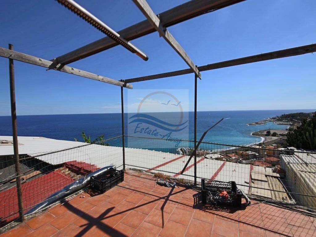 casa indipendente in vendita a Bordighera