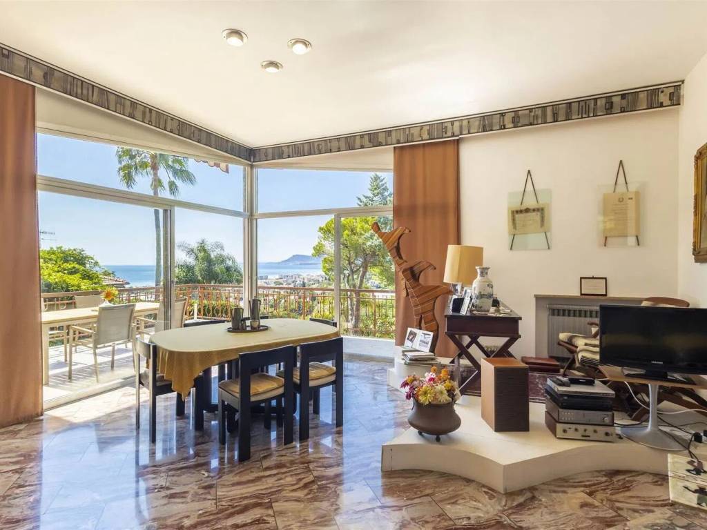 casa indipendente in vendita a Bordighera