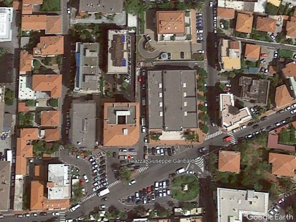 locale commerciale in vendita a Bordighera