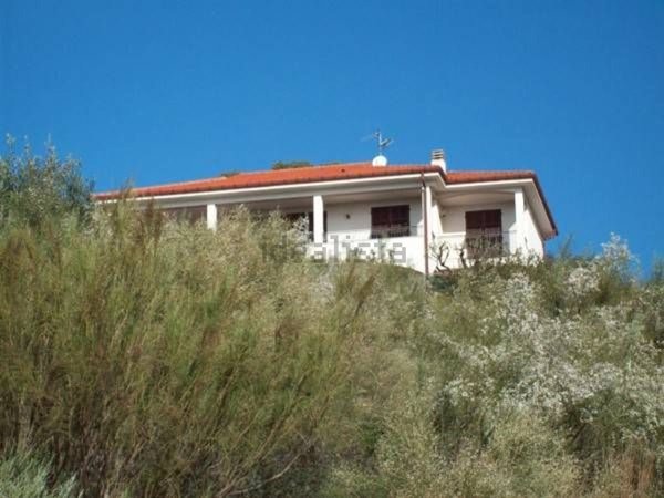 casa indipendente in vendita a Bordighera