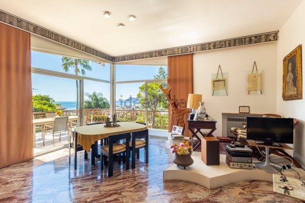 casa indipendente in vendita a Bordighera