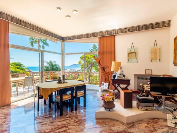 casa indipendente in vendita a Bordighera