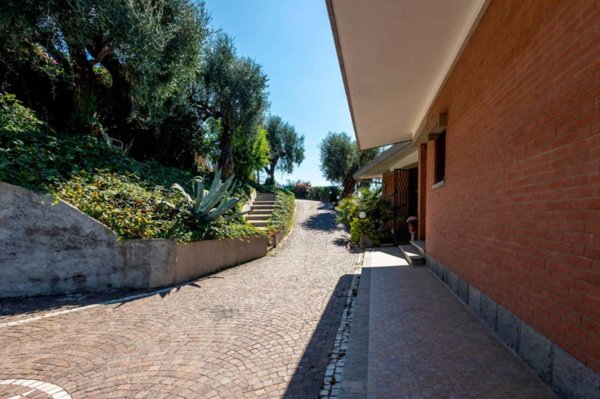 casa indipendente in vendita a Bordighera