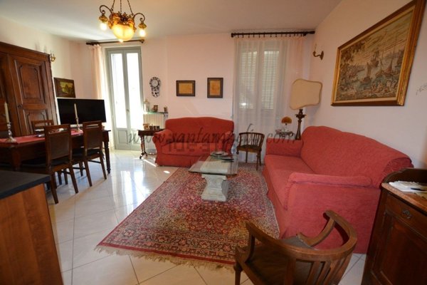 casa indipendente in vendita a Bordighera
