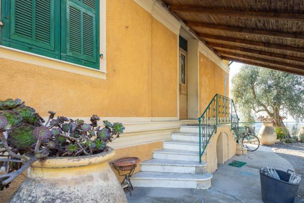 casa indipendente in vendita a Bordighera