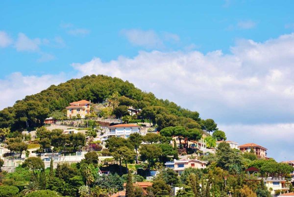 casa indipendente in vendita a Bordighera