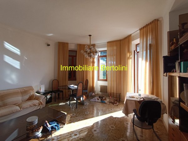 casa indipendente in vendita a Bordighera