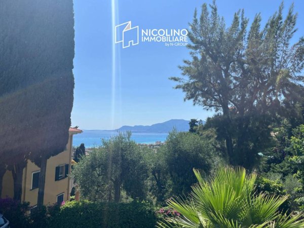 casa indipendente in vendita a Bordighera