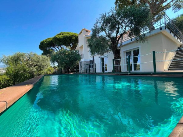 casa indipendente in vendita a Bordighera