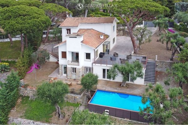 casa indipendente in vendita a Bordighera