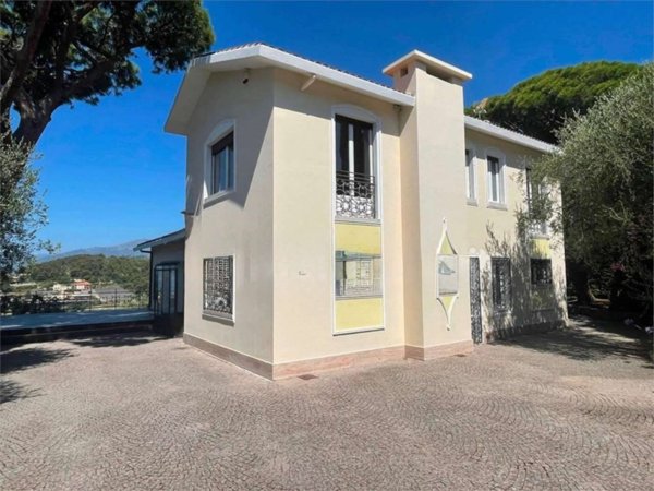 casa indipendente in vendita a Bordighera