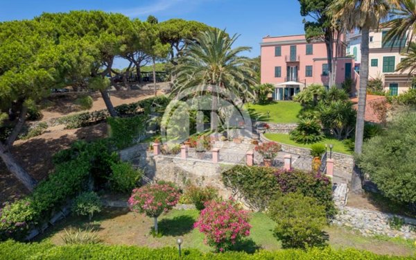 casa indipendente in vendita a Bordighera