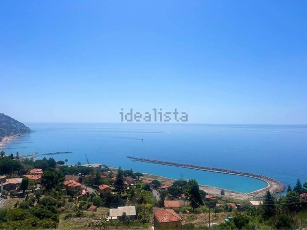 casa indipendente in vendita a Bordighera