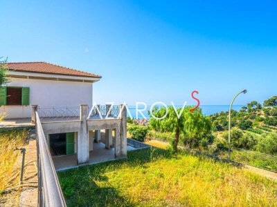 casa indipendente in vendita a Bordighera