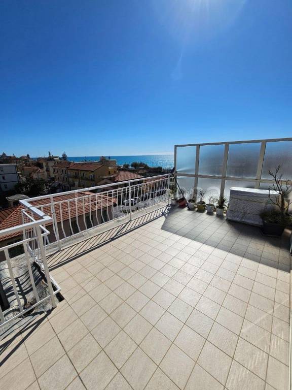 appartamento in vendita a Bordighera