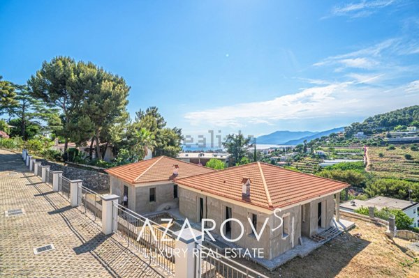casa indipendente in vendita a Bordighera