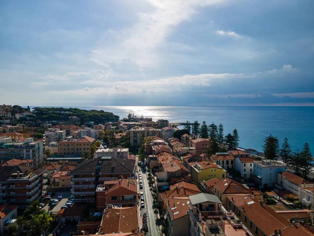 negozio in vendita a Bordighera