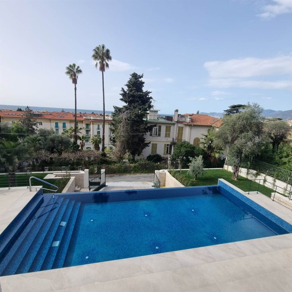 casa indipendente in vendita a Bordighera