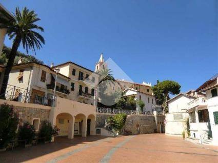 appartamento in vendita a Bordighera in zona Borghetto San Nicolò