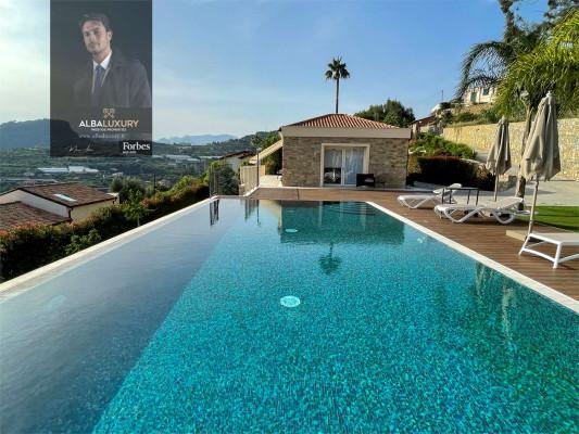 casa indipendente in vendita a Bordighera