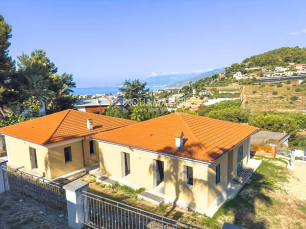 casa indipendente in vendita a Bordighera